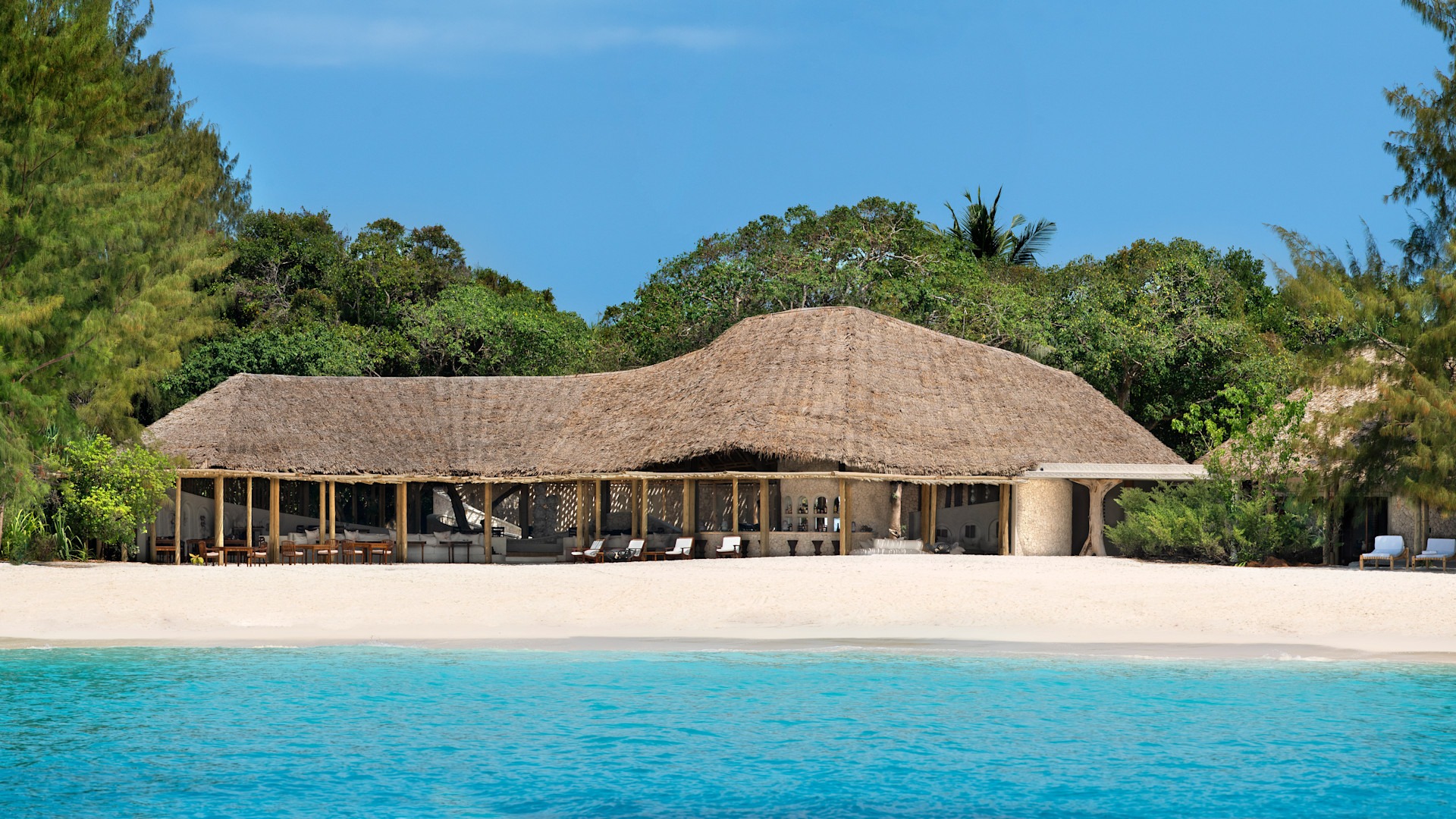 13 Days Mountain Gorillas, Serengeti & Zanzibar Beach