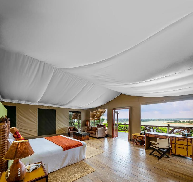Best Big 5 Safari Lodges in Uganda